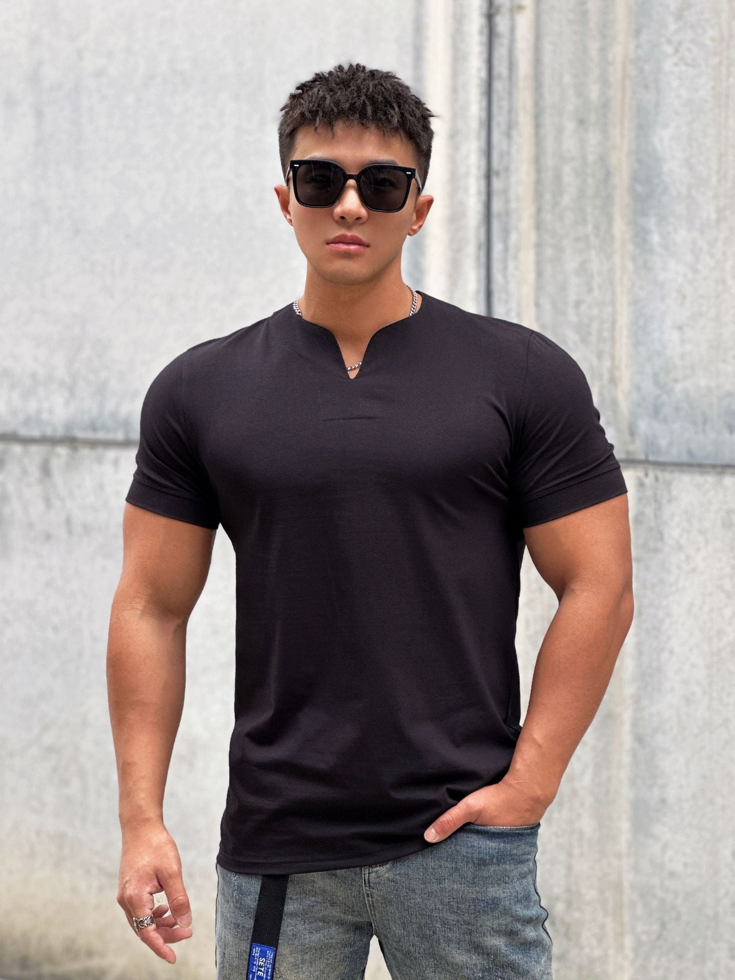 Loose V-neck Short-sleeved Shirt